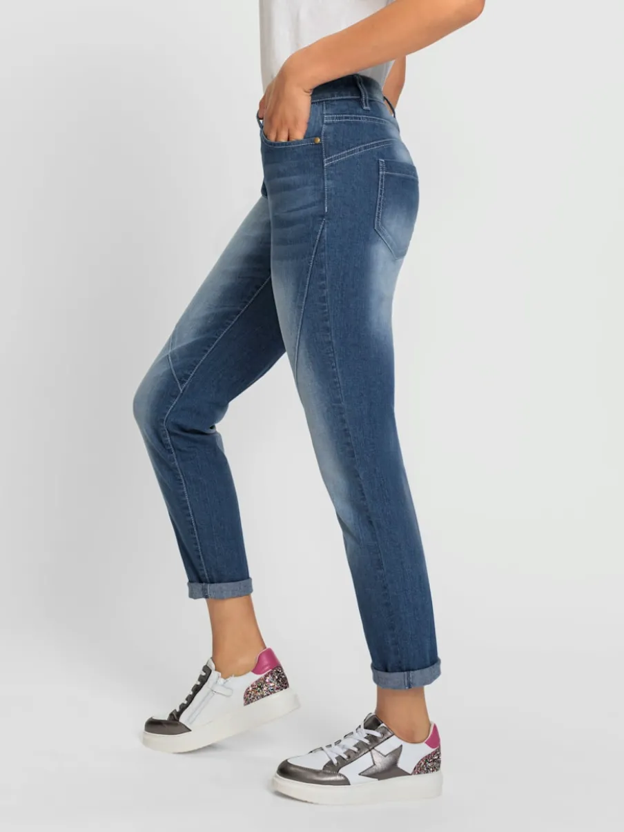 Jean à coupe décontractée avec détails tendance et poches