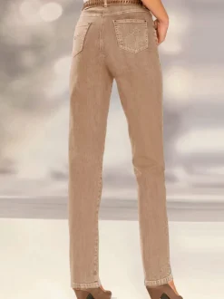 Jean à coupe élancée avec broderie sur poches arrière