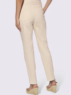 Jean décontracté avec ceinture et poches pratiques