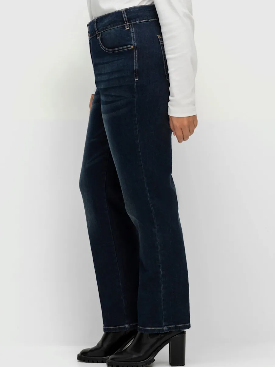 Jean denim classique coupe cinq poches avec rivets décoratifs