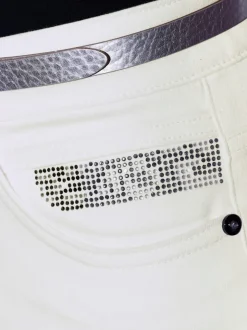 Jean droit en denim avec pierres brillantes fantaisie