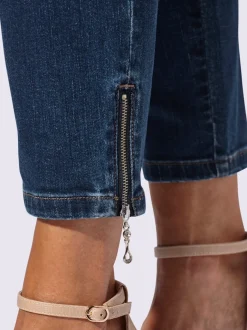 Jean 5 poches avec broderie florale et pierres brillantes