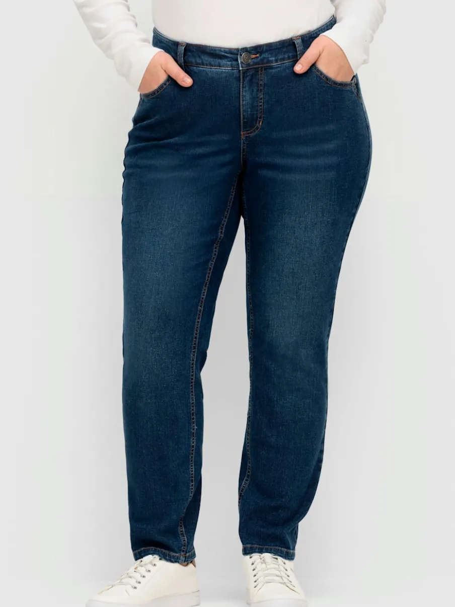 Jean 5 poches taille étroite, fesses et cuisses fortes