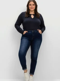 Jean skinny pour celles qui ont beaucoup de ventre et des cuisses fines