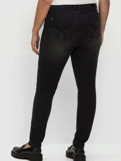 Jean skinny pour celles qui ont beaucoup de ventre et des cuisses fines