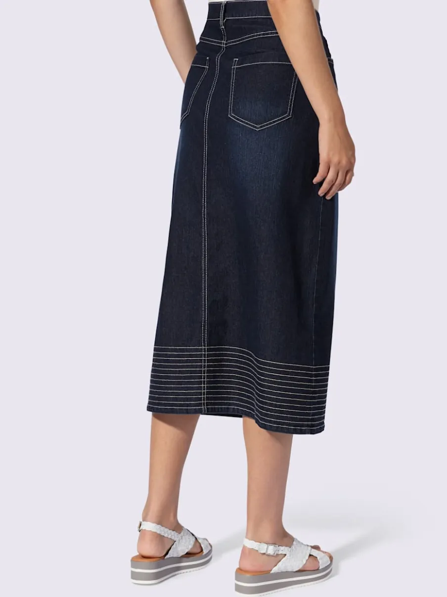 Jupe en jean cinq poches avec boutonnières en denim