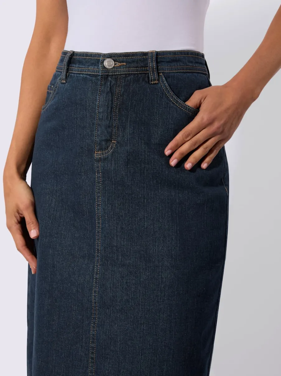 Jupe en jean à fente au dos et coupe cinq poches