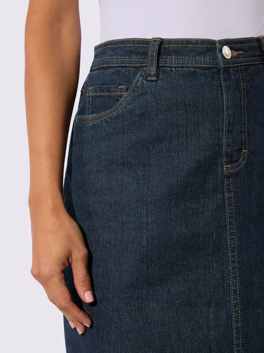 Jupe en jean à fente au dos et coupe cinq poches