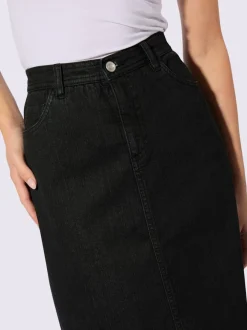 Jupe en jean à fente au dos et coupe cinq poches