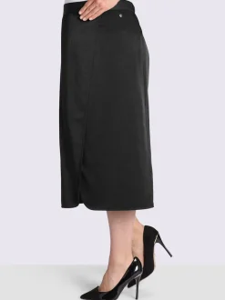 Jupe en satin coupe féminine