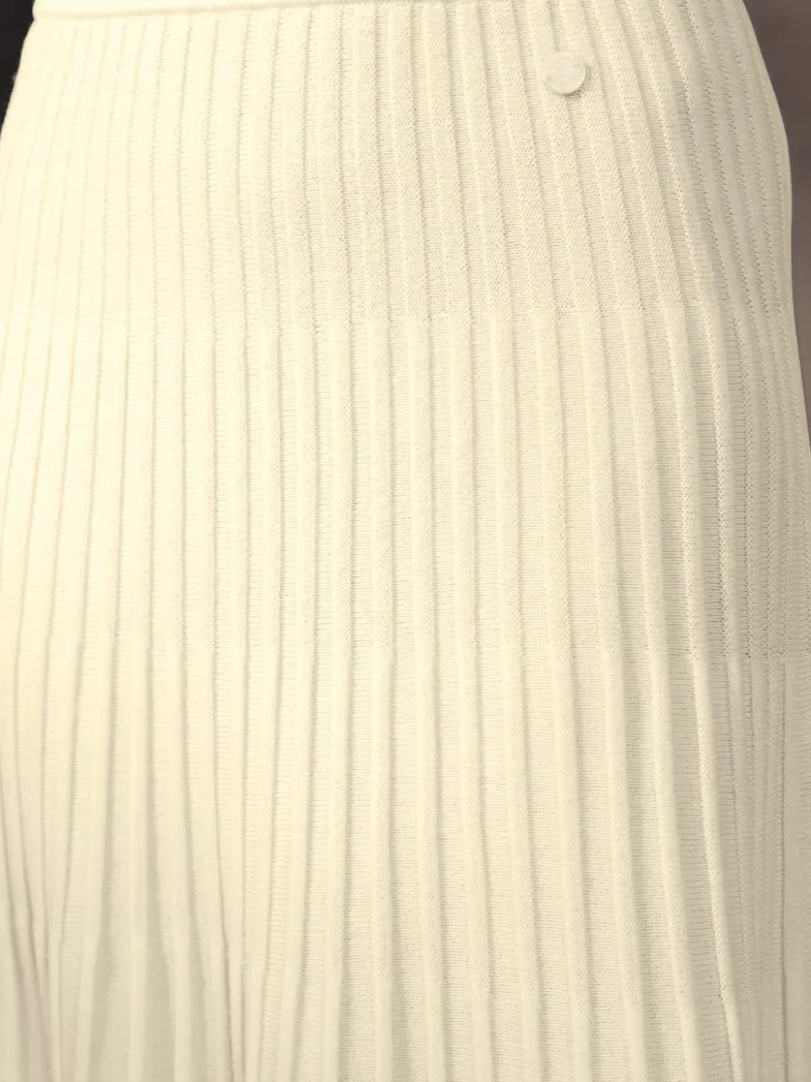 Jupe en tricot plissé avec taille ajustée et élastique confortable