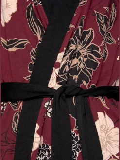 Kimono avec motif floral botanique