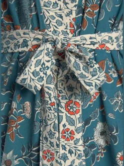 Kimono peignoir fantaisie avec imprimé floral