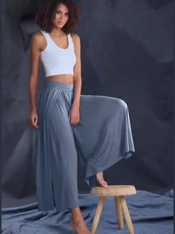Large sarouel doux avec ceinture élastique fluide et chevauchants