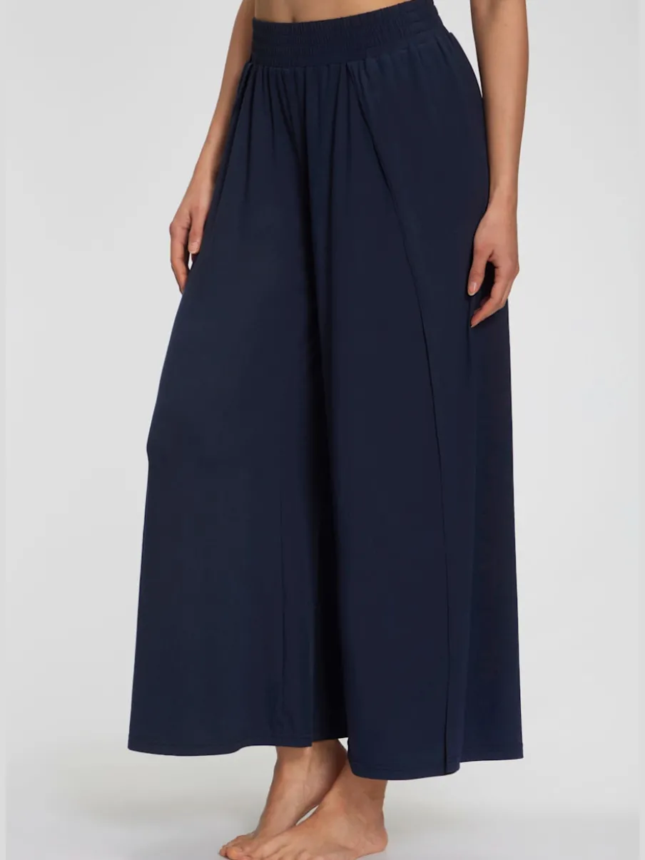 Large sarouel doux avec ceinture élastique fluide et chevauchants