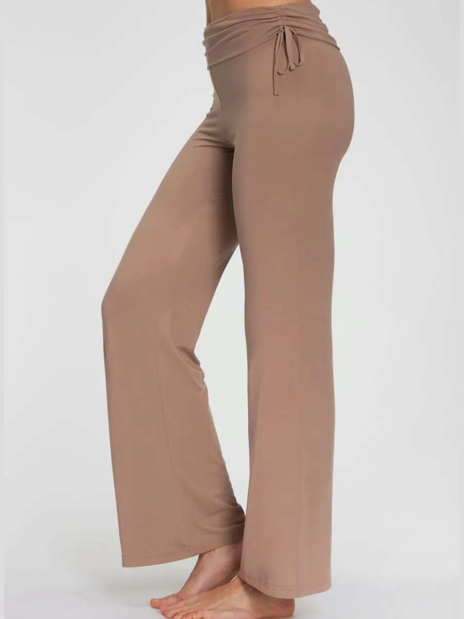 Legging avec jambes évasées doux et fluide à la taille