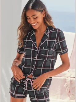 Élégant pyjama court avec motif sur toute la surface