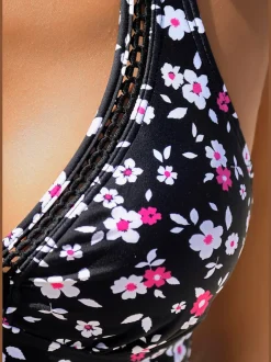 Maillot de bain à armatures avec bordure ajourée et bonnets amovibles