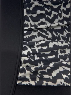 Maillot de bain avec encolure carrée et motif tendance