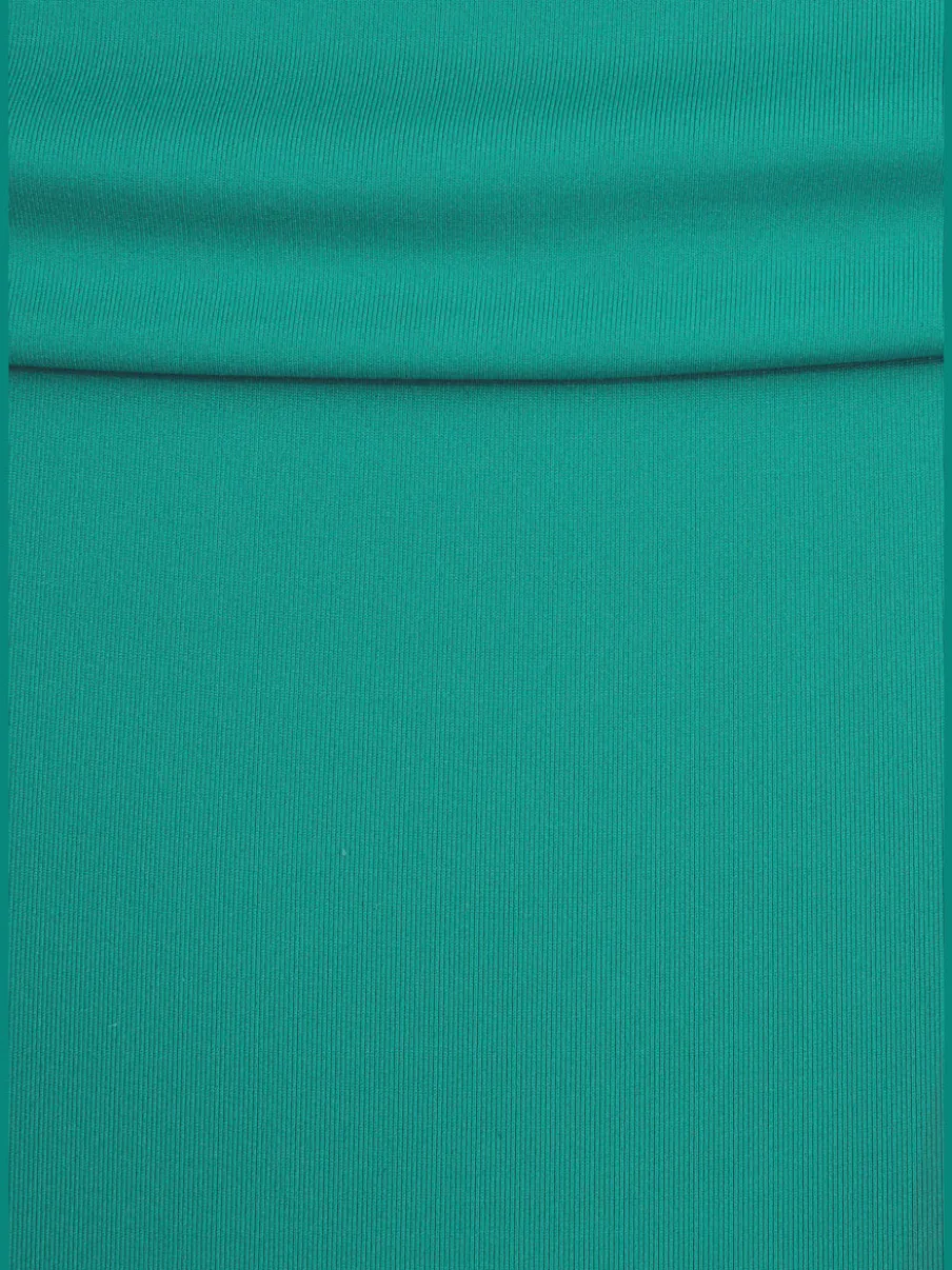 Maillot de bain à col en V avec bonnets souples intégrés