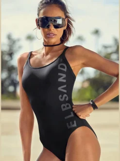 Maillots de bain avec bretelles réglables et bonnets amovibles