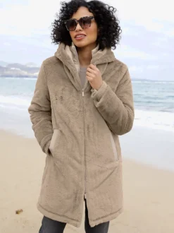 Manteau imitation fourrure douce avec capuche et poches