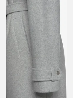 Manteaux à col à revers avec ceinture et poches