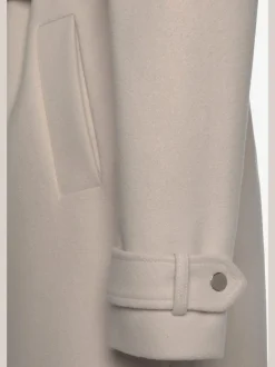 Manteaux à col à revers avec ceinture et poches
