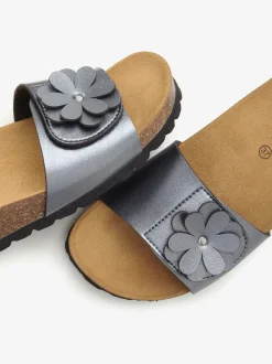 Mules brides raffinées et talon discret