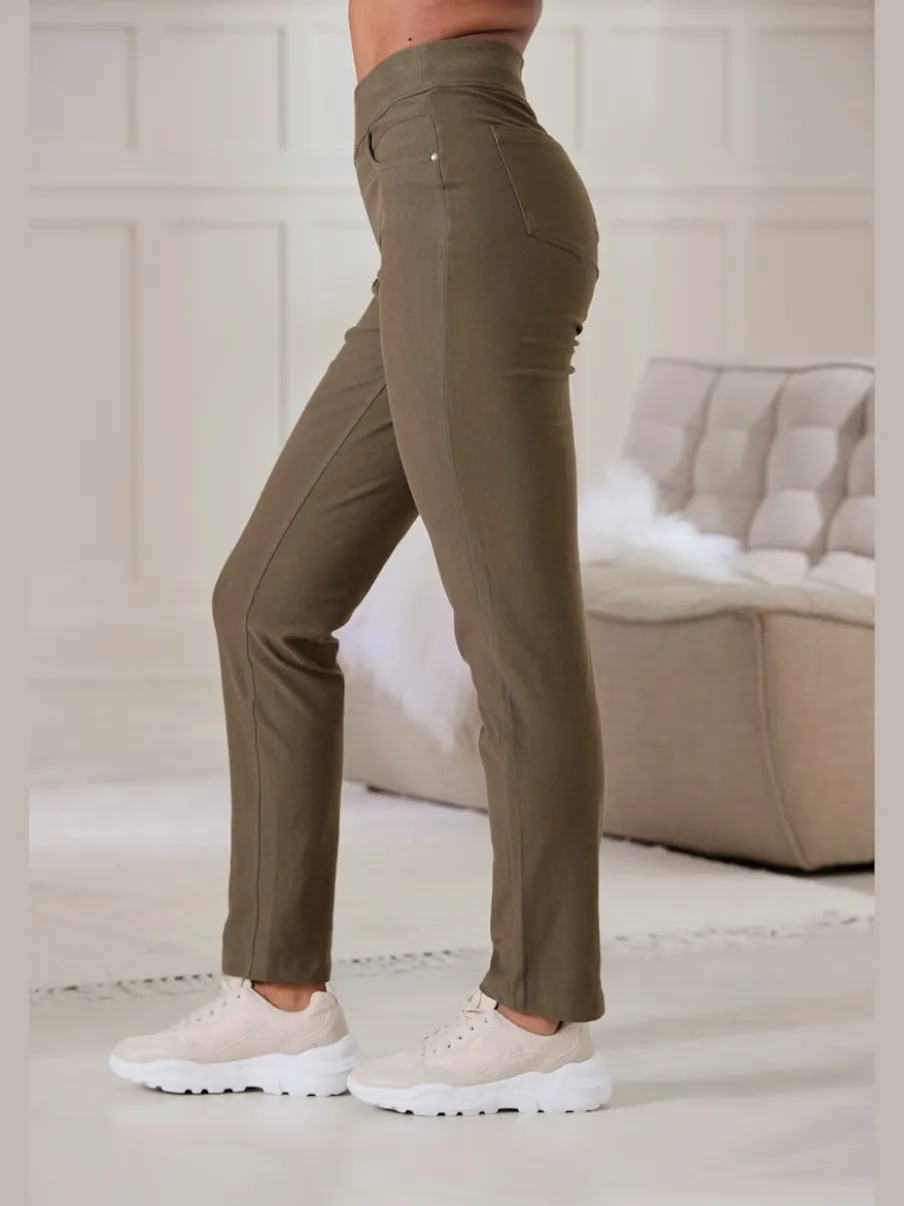 Pantalon ajusté avec 5 poches et matière extensible