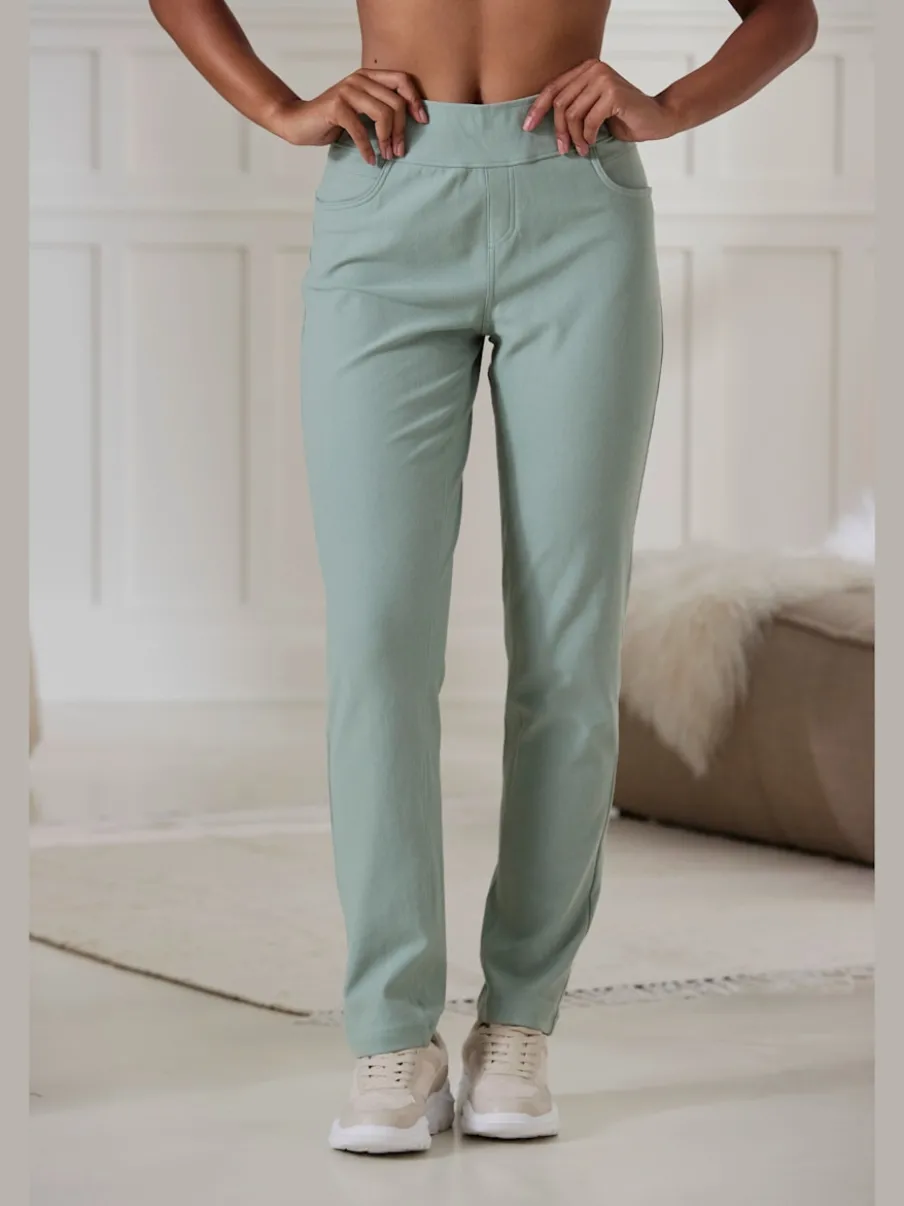 Pantalon ajusté avec 5 poches et matière extensible