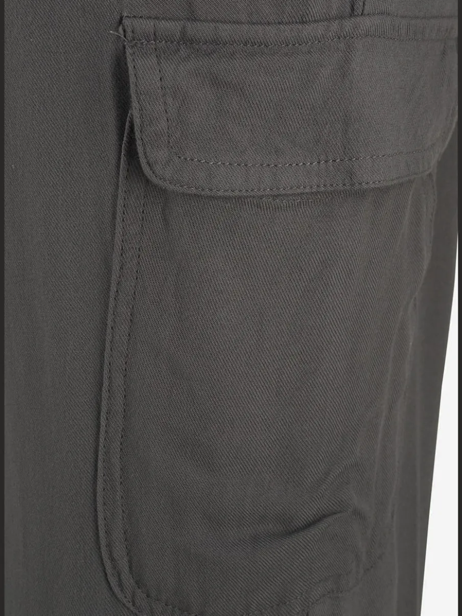 Pantalon avec ceinture smockée et poches cargo latérales
