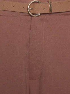 Pantalon à ceinture étroite avec poches fendues et jambes étroites