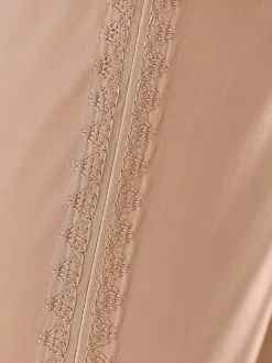 Pantalon chino avec piqûres décoratives et poches latérales