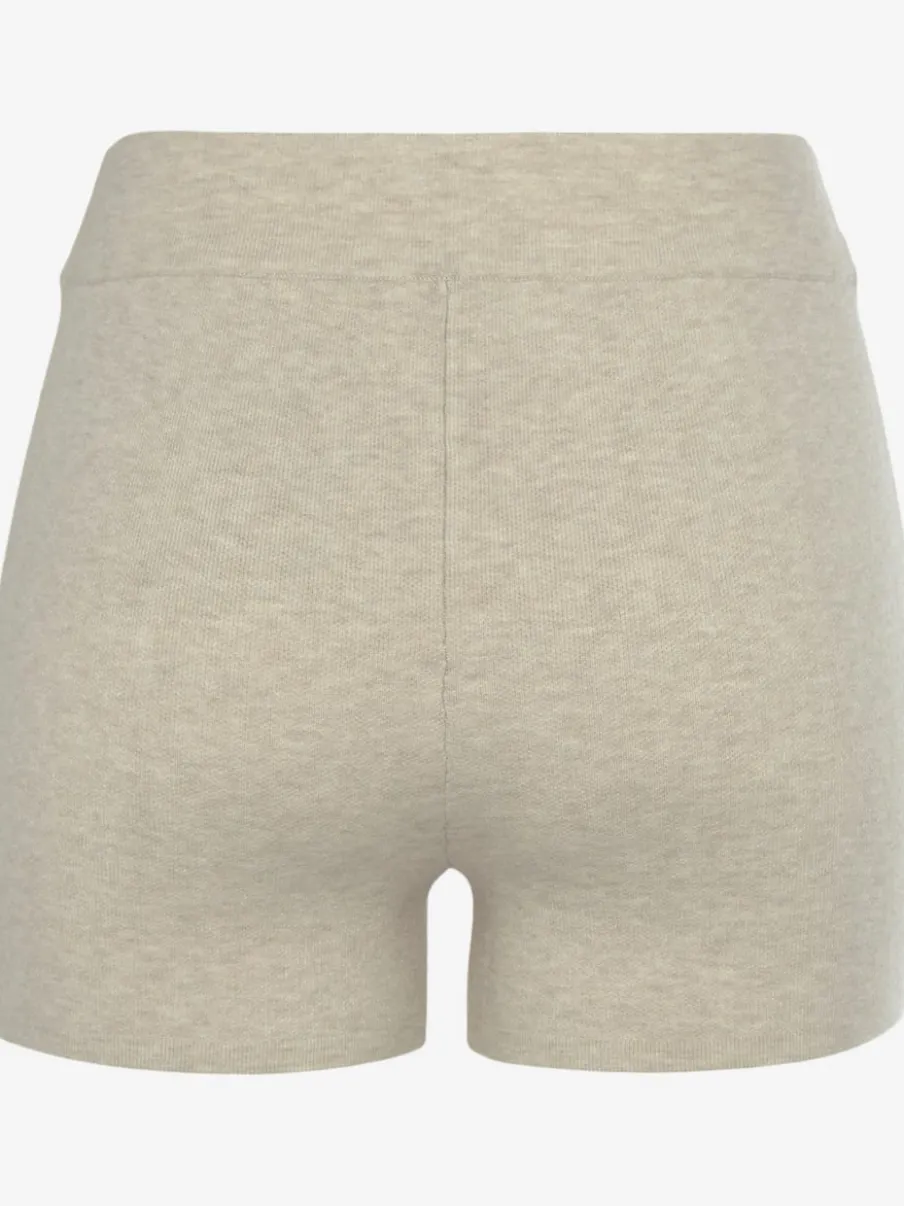 Pantalon court en tricot doux avec logo brodé et finition agréable