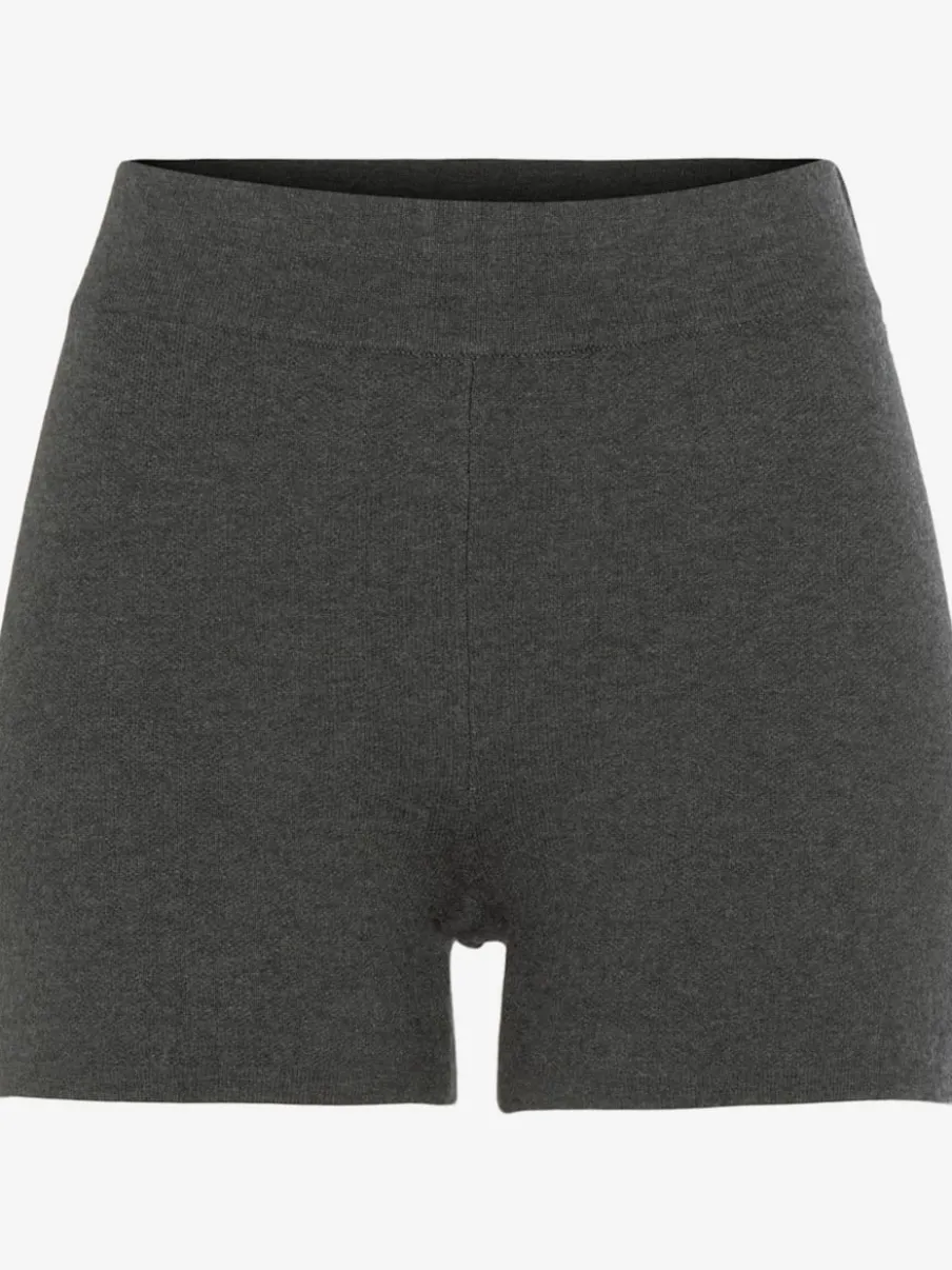 Pantalon court en tricot doux avec logo brodé et finition agréable