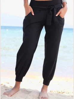 Pantalon de plage à large ceinture et poches fendues