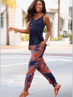 Pantalon de plage léger à motif paisley avec empiècements smockés et poches fendues