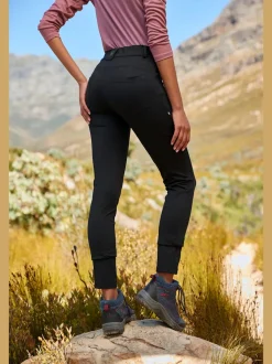 Pantalon de trekking ajusté avec poches zippées pratiques