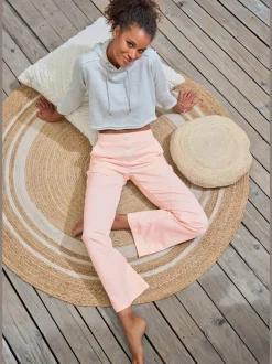 Pantalon détente en matière douce avec jambes droites et patte de boutonnage