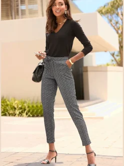 Pantalon jogpant en tissu confortable avec ceinture élastique et poches fendues