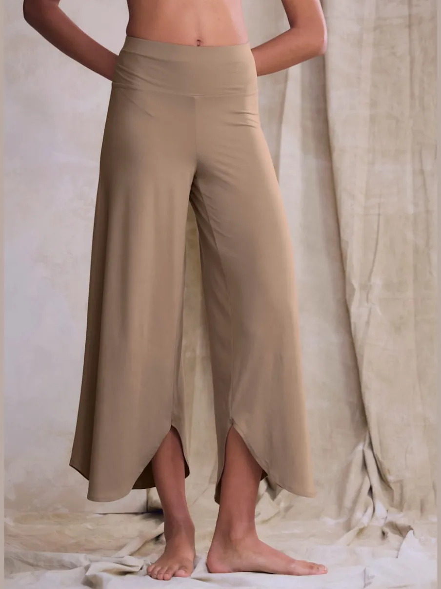 Pantalon large jupe-culotte doux avec ourlet arrondi