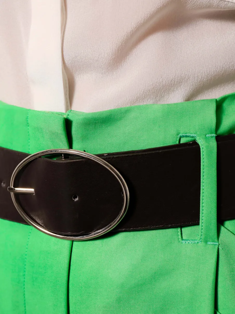 Pantalon à pinces en lyocell avec ceinture décorative et poches latérales