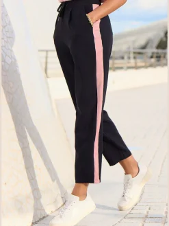 Pantalons avec poches latérales coupe décontractée infroissable
