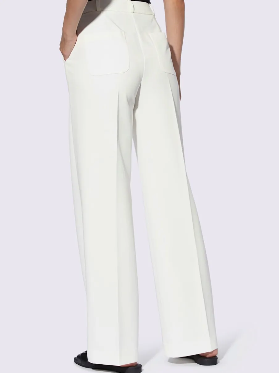 Pantalons confortables avec poches et plis repassés