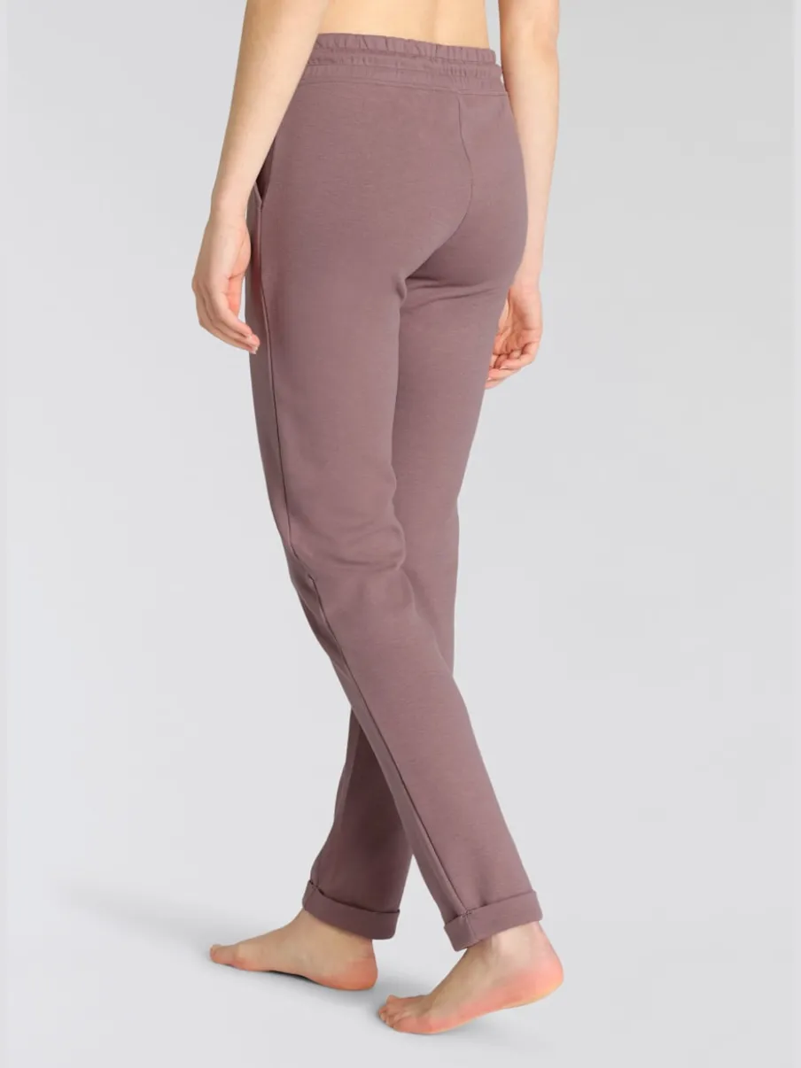 Pantalons confortables avec poches et logo brodé