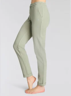 Pantalons confortables avec poches et logo brodé