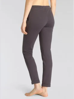 Pantalons confortables avec poches et logo brodé