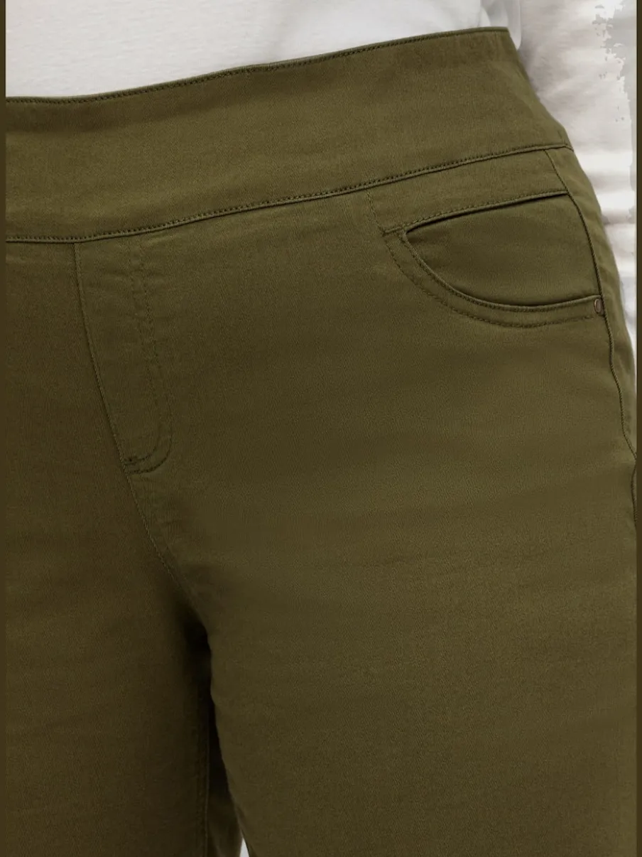 Pantalons confortables avec ceinture élastique et poches.