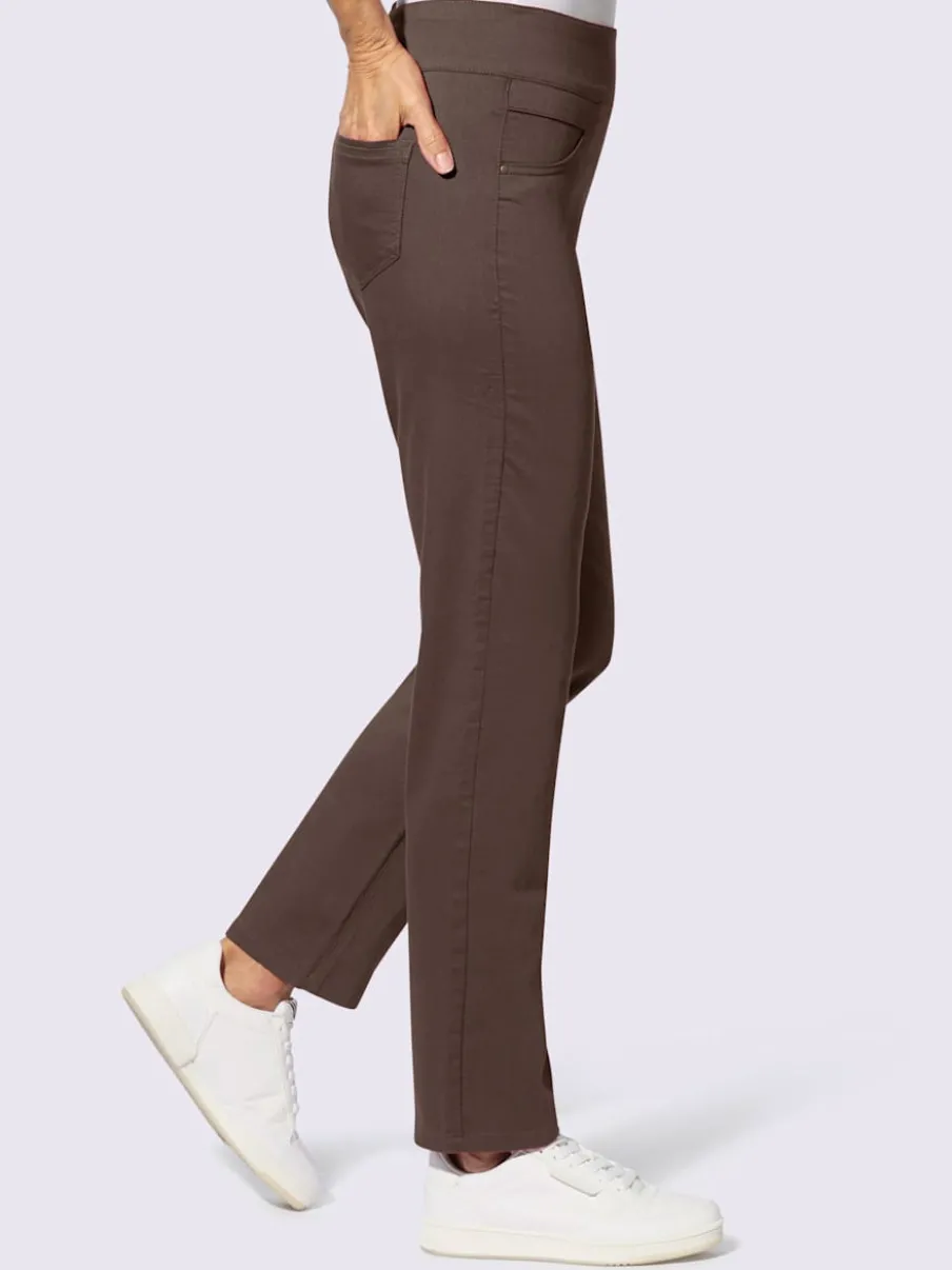 Pantalons confortables avec ceinture élastique et poches.